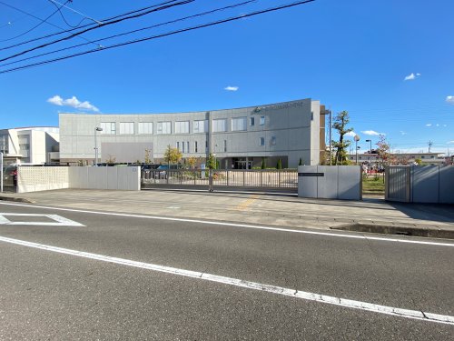 中学校　小牧市立味岡中学校（中学校）まで1391m