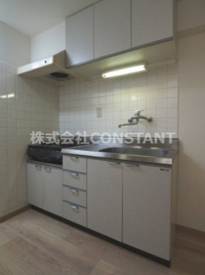 キッチン　※同タイプの参考物件写真となります（色・素材等違う場合もござ