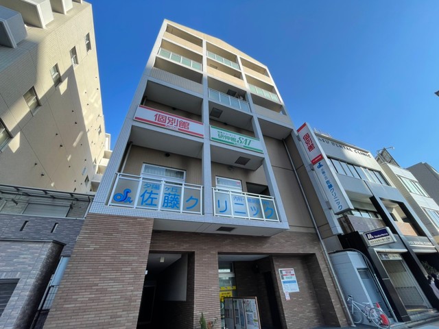 大阪市天王寺区六万体町のマンションの建物外観