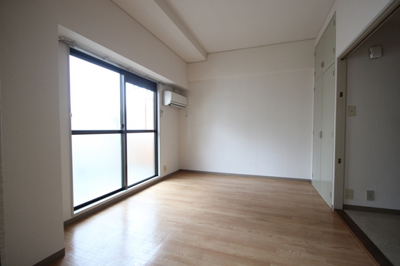 居室・リビング　※別のお部屋の写真です。