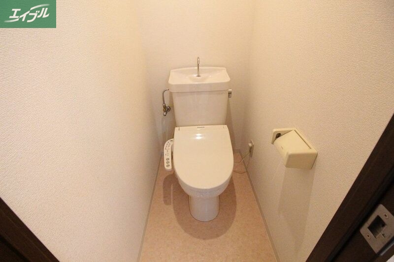 トイレ　同物件別部屋の写真です