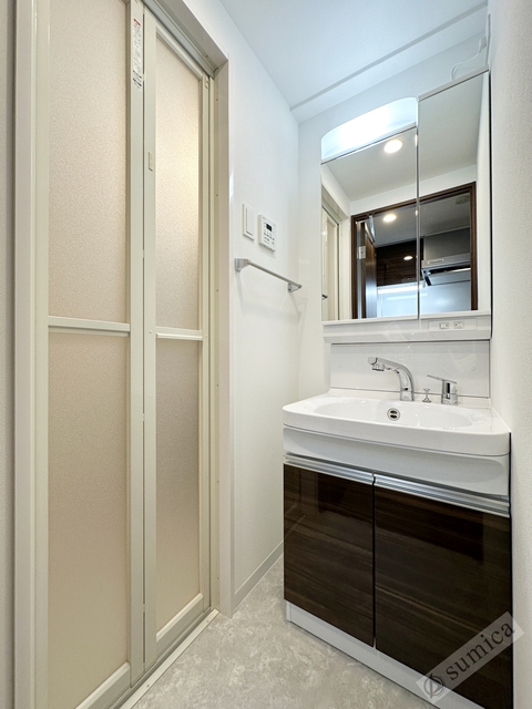 洗面設備　シャンプードレッサー付き・朝シャンもこちらで♪♪