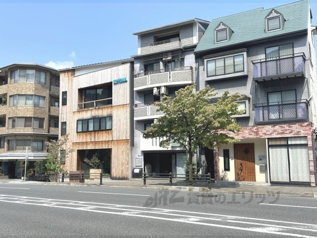 【京都市東山区今道町のマンションの建物外観】