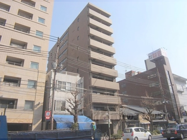 京都市下京区天満町のマンションの建物外観