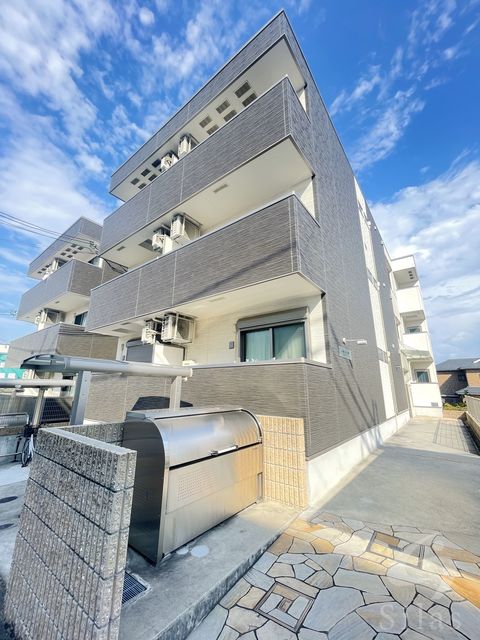 堺市北区百舌鳥本町のアパートの建物外観