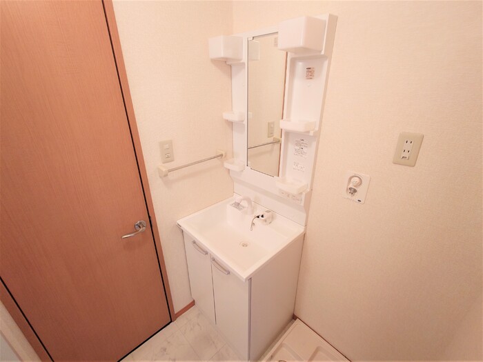 洗面設備　忙しい朝に便利なシャンプードレッサー