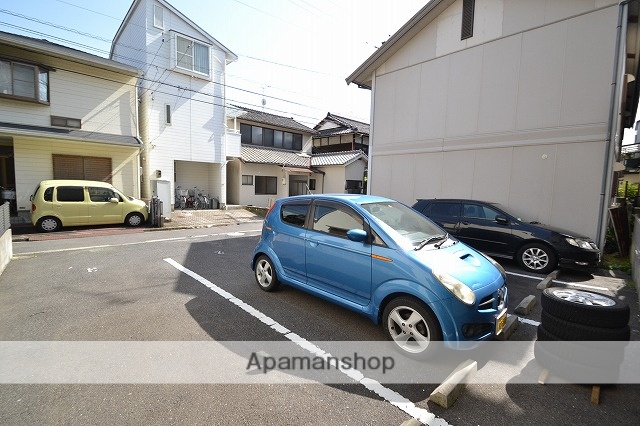 駐車場　エントランス