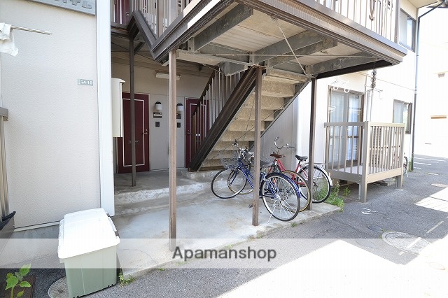 エントランス　駐車場