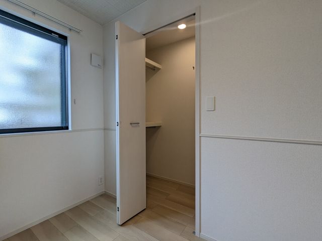 【白石市西益岡町のアパートの収納】