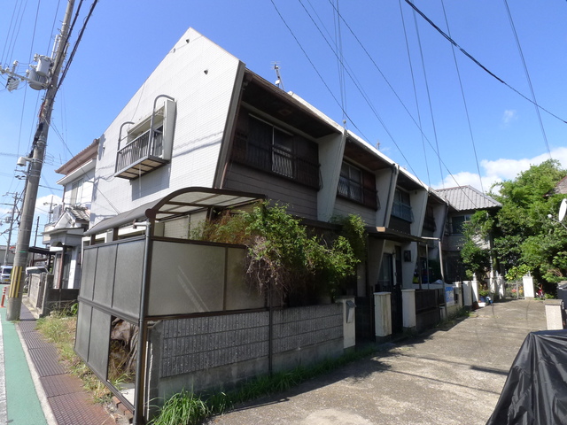 土山テラスハウスの建物外観