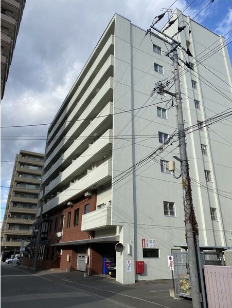 札幌市中央区南一条西のマンションの建物外観