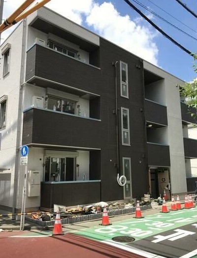 【セジュール緑町の建物外観】