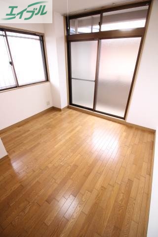 居室・リビング　※同タイプのお部屋の写真です