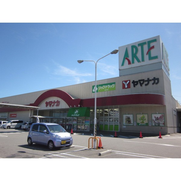 スーパー　ぎゅーとらラブリー津神戸店（スーパー）まで317m