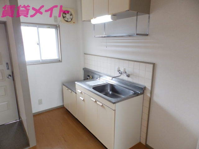 キッチン　同物件別室写真