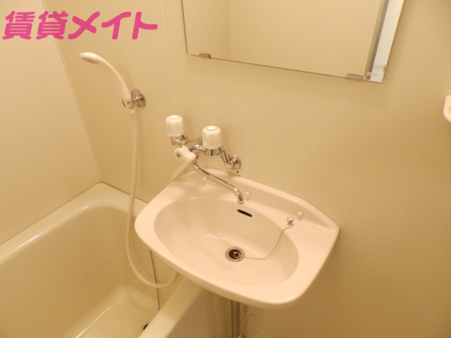 洗面設備　同物件別室写真