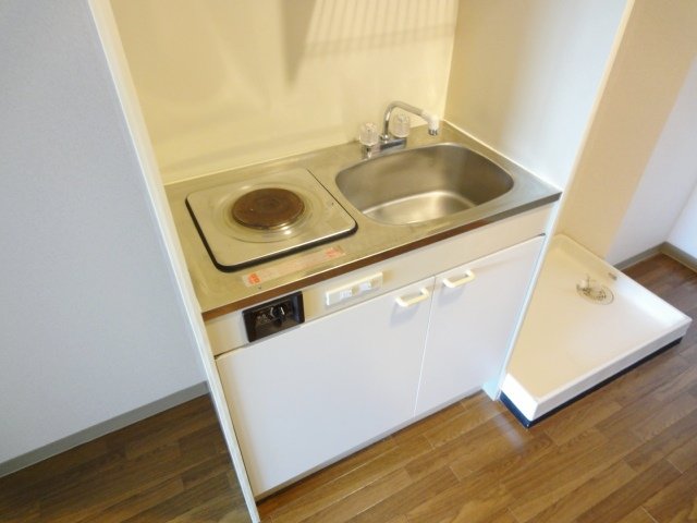 キッチン　同物件別号室