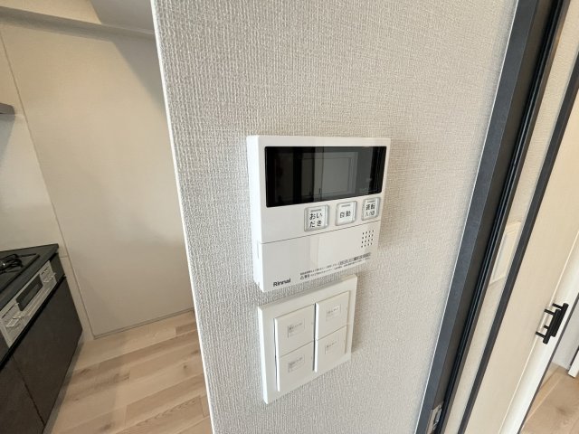その他設備　給湯器リモコンです