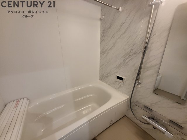 バス・シャワールーム　広々としたお風呂です。