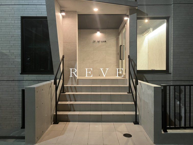 建物外観　エントランス