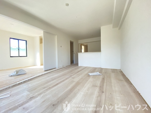 居室・リビング　１０３号室建築中の画像です