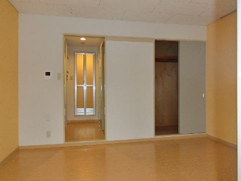 プリマヴェーラⅡ　居室・リビング　洋室