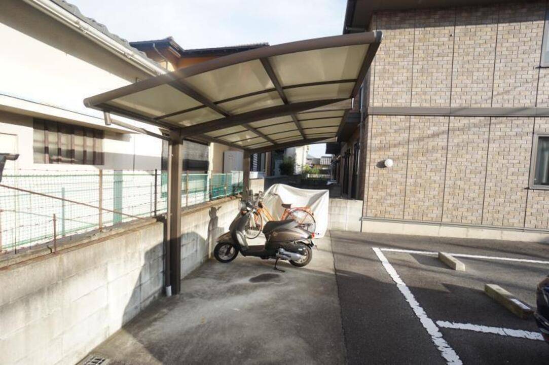 駐車場　駐輪場