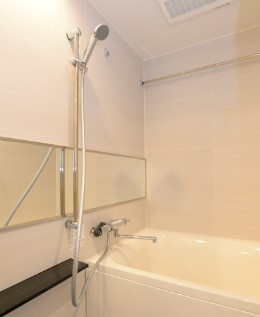 バス・シャワールーム　※別部屋の参考写真です。