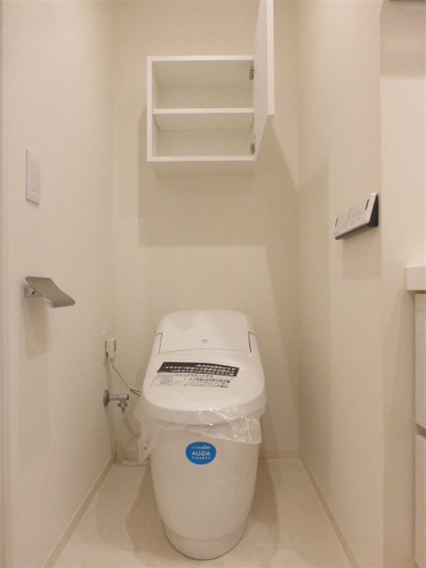 トイレ　※別部屋の参考写真です。