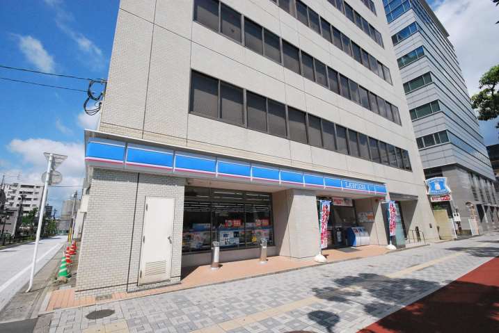 コンビニ　ローソン鹿児島甲東中学校電停前店（コンビニ）まで117m