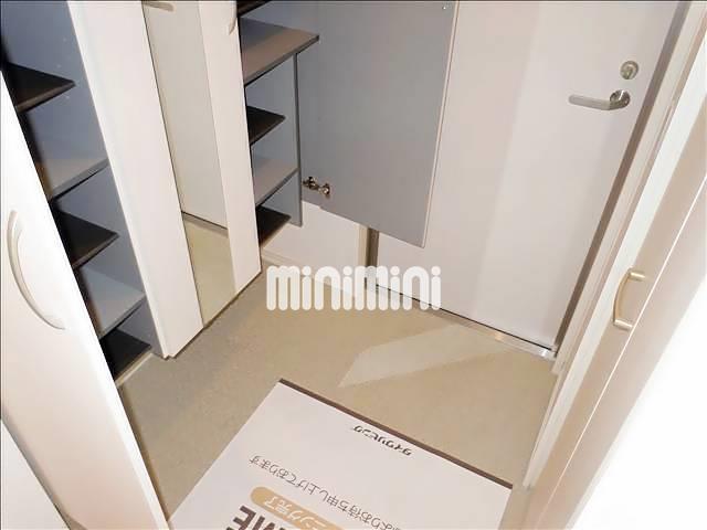 玄関　別部屋の参考写真です