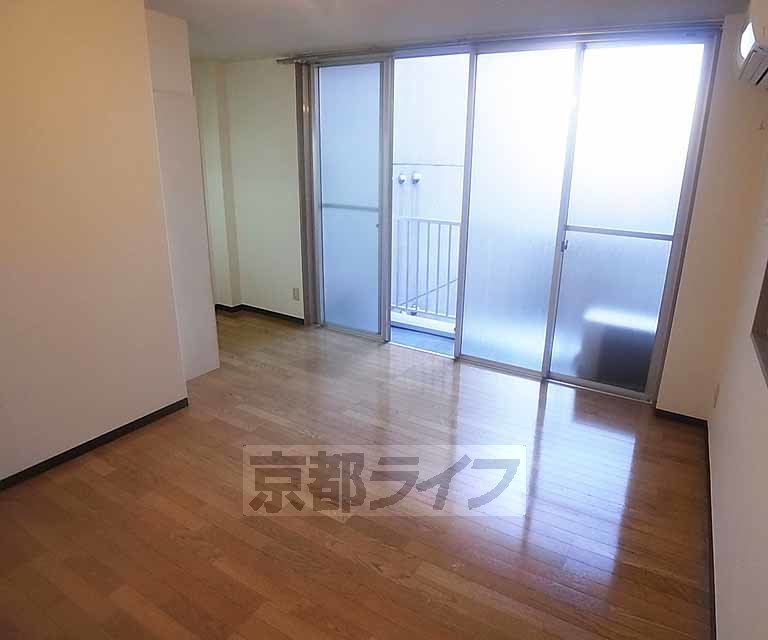 居室・リビング　広々としたお部屋です。