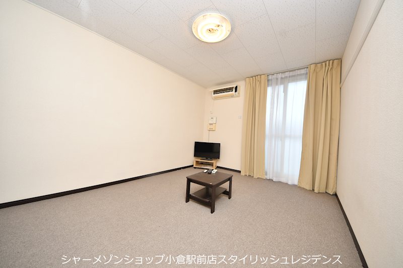 居室・リビング　写真と異なる場合は現況を優先します