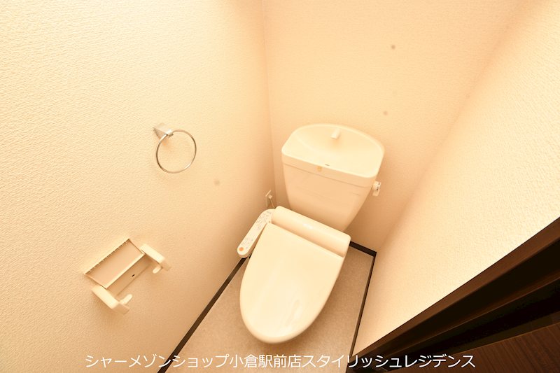 トイレ　写真と異なる場合は現況を優先します