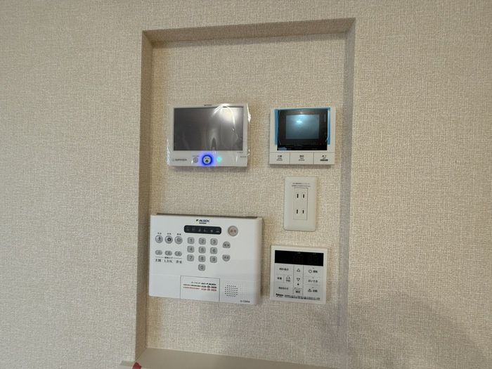 その他設備　モニター付きのインターホンです
