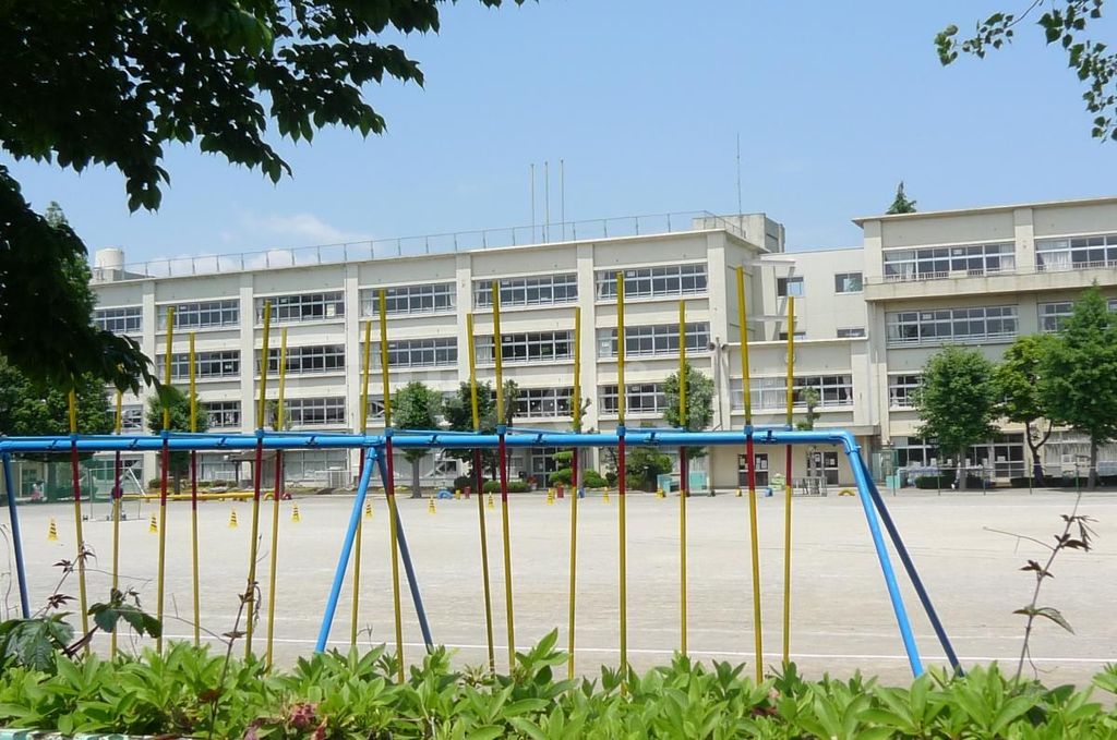 小学校　柏市立柏第八小学校（小学校）まで680m