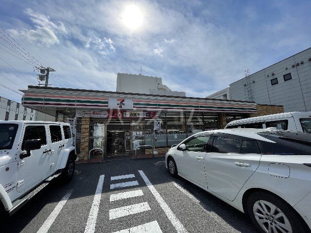 コンビニ　セブンイレブン 名古屋高社2丁目店（コンビニ）まで1117m