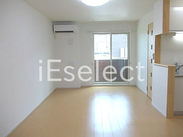 居室・リビング　広々開放的なリビングです♪