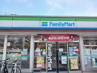 コンビニ　ファミリーマート（コンビニ）まで98m