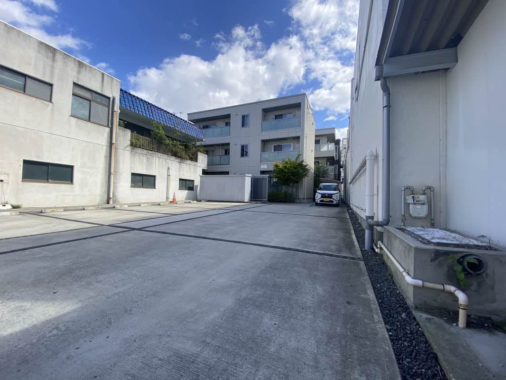 駐車場　駐車場