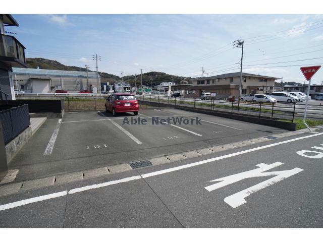 駐車場　駐車場