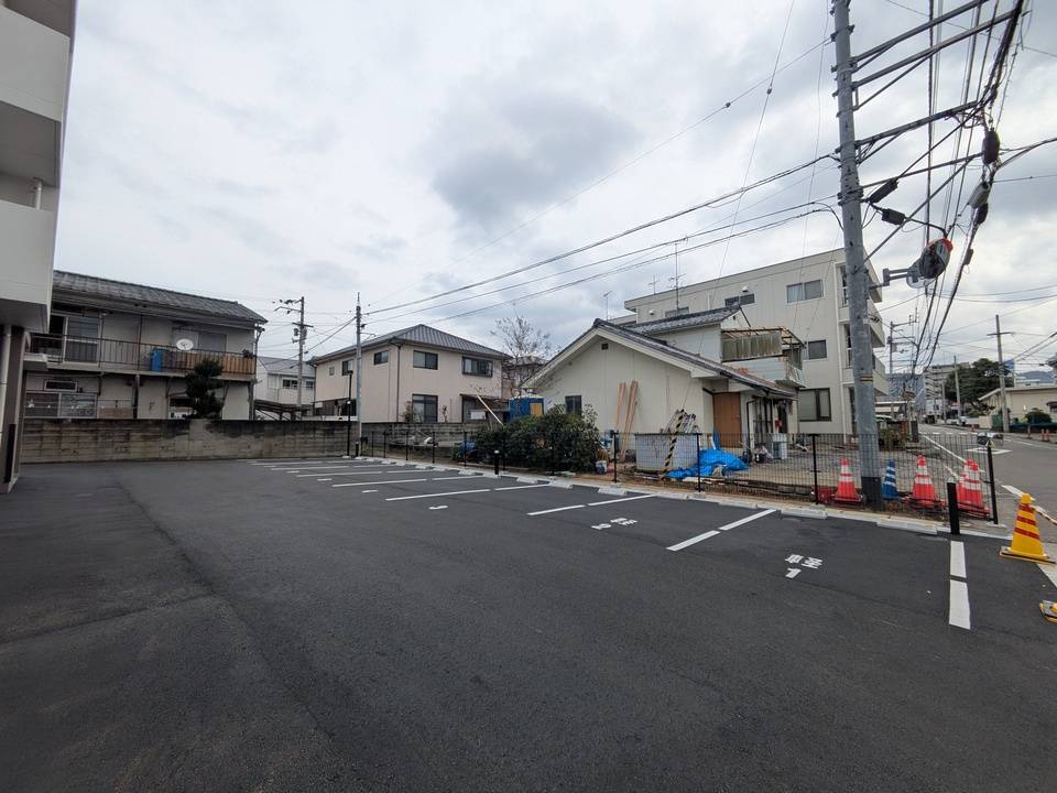 駐車場　駐車場