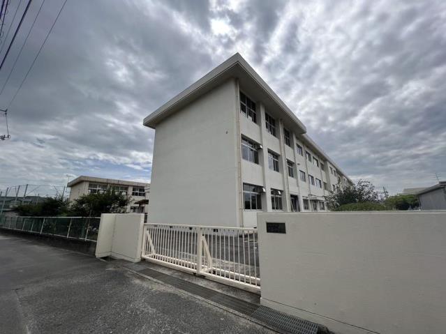 小学校　岡山市立平島小学校（小学校）まで393m