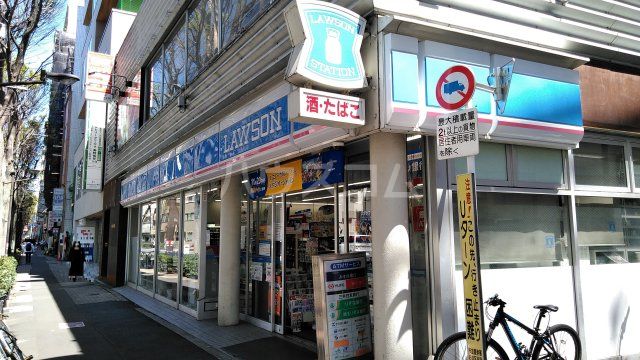 コンビニ　ローソン杉並区役所前店（コンビニ）まで524m