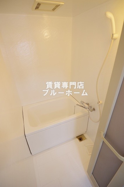 バス・シャワールーム　きれいな浴室！