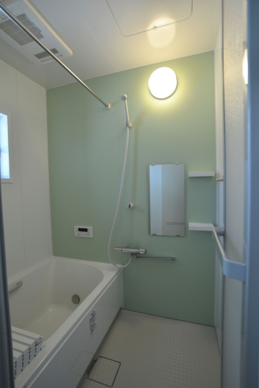 バス・シャワールーム　浴室乾燥機・追い焚き機能付き風呂