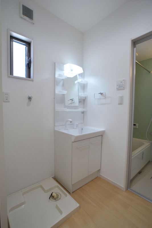 洗面設備　シャワードレッサー