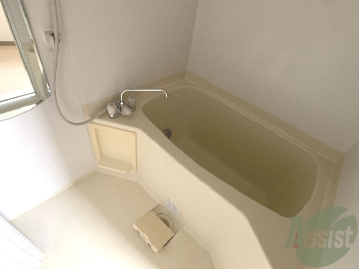 バス・シャワールーム　落ち着きのある浴室です。１日の疲れを癒してもらいましょう。