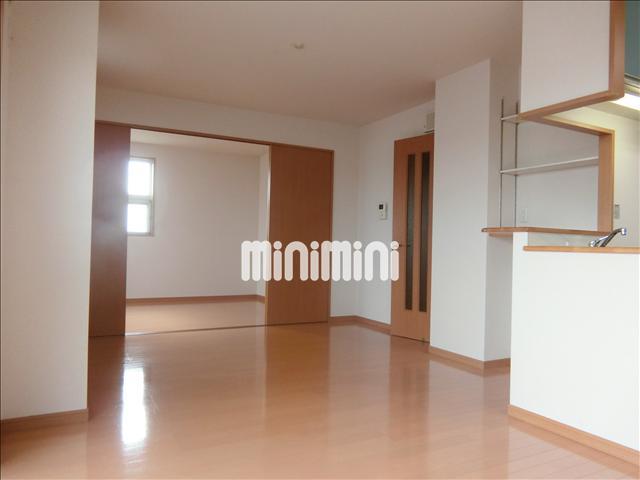 居室・リビング　１３．１帖と広々したリビングです