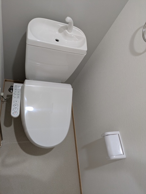 トイレ　★洗浄機能付暖房便座★